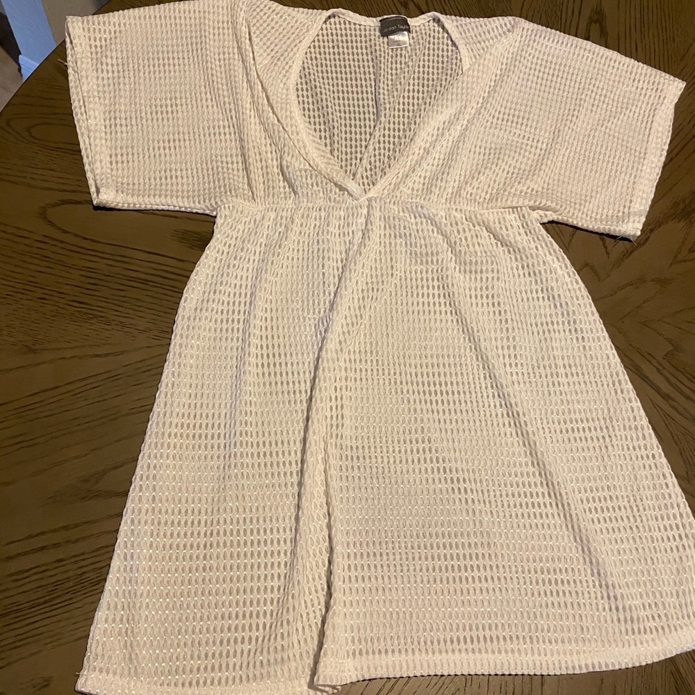 White beach cover up